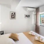 Penthouse Priuli アパート
